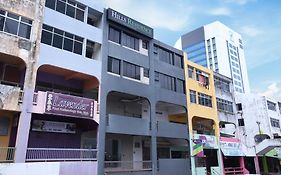 OYO 910 Hills Residence Near Hospital Umum Sarawak